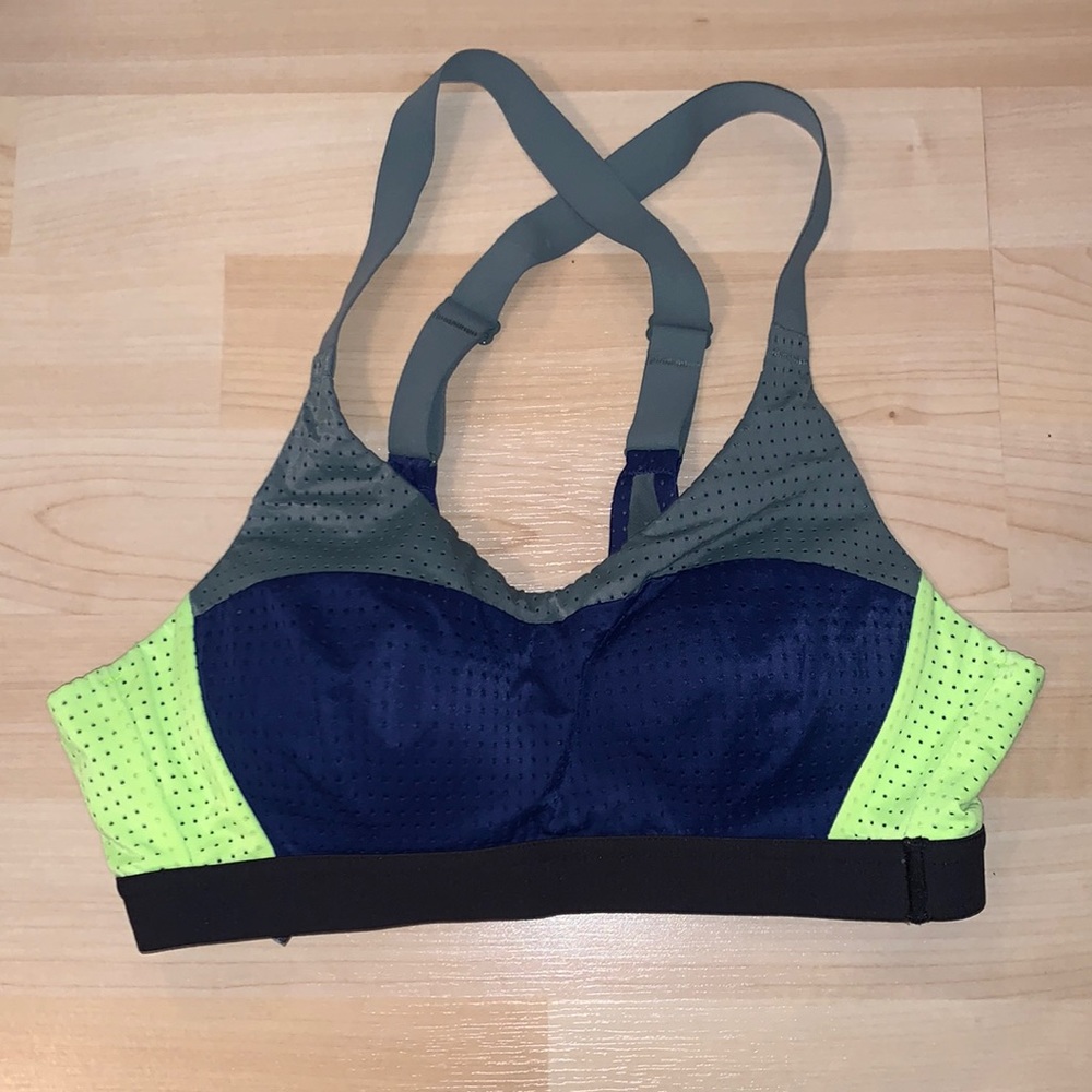 Victoria’s Secret sports bra, 32A